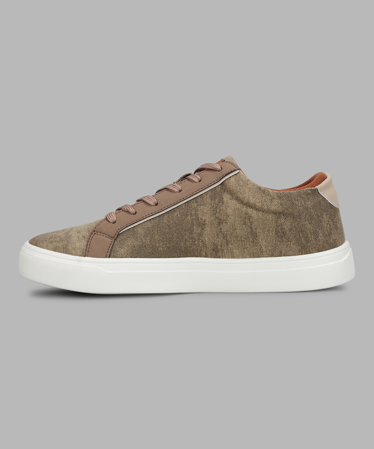 Image of WOODLAND Lace Up Lightweight Breathable Comfortable Daily Use Casuals For Men