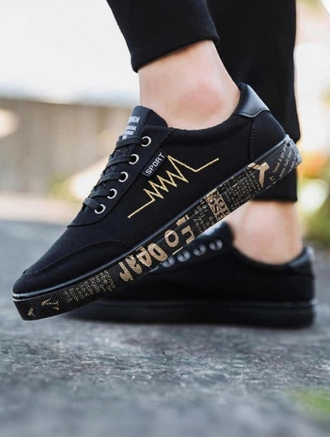 Image of VIPSJAZZY Heartbeat Casual Sneakers For Men