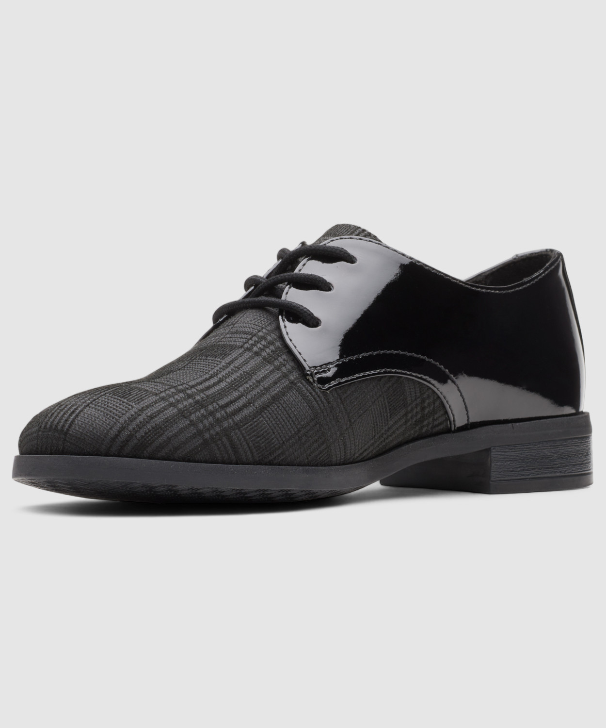 Image of CLARKS Trish Tye Black Interest Casuals For Women (Black, 5)