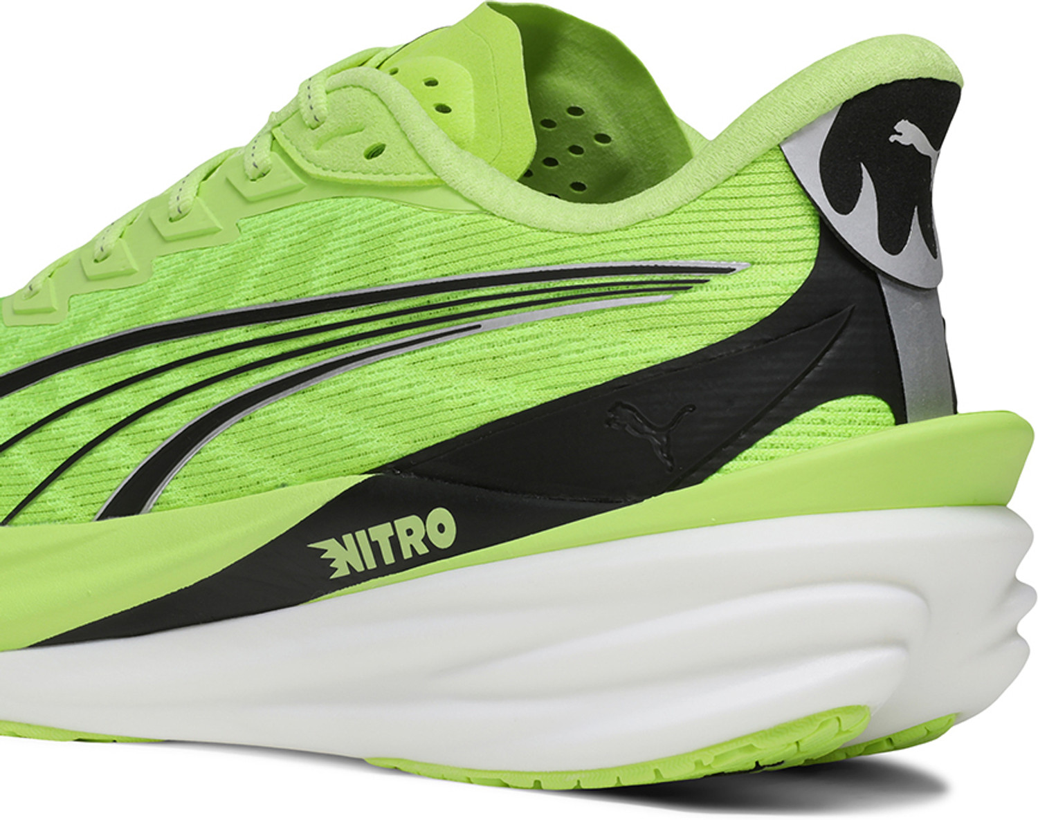 Image of PUMA Deviate NITRO 4 Running Shoes For Men (Green, 9)