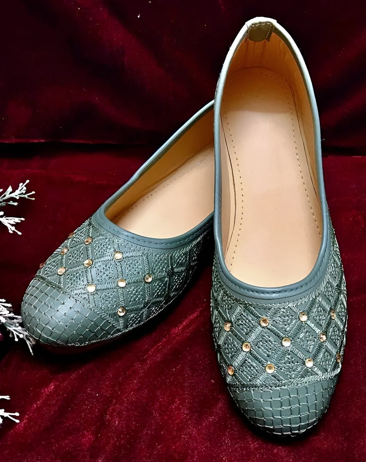 Image of Trendy Feet Women Embroidered Jutti with Rhinestones Embellishments Jutis For Women