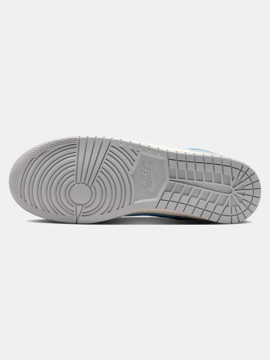 Image of NIKE AIR JORDAN SKYLINE LOW Sneakers For Men