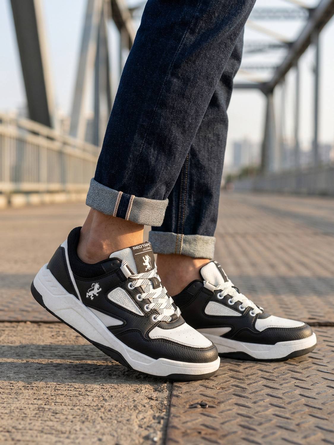 RED TAPE Men White & Black Chunky Sneakers - Image 2