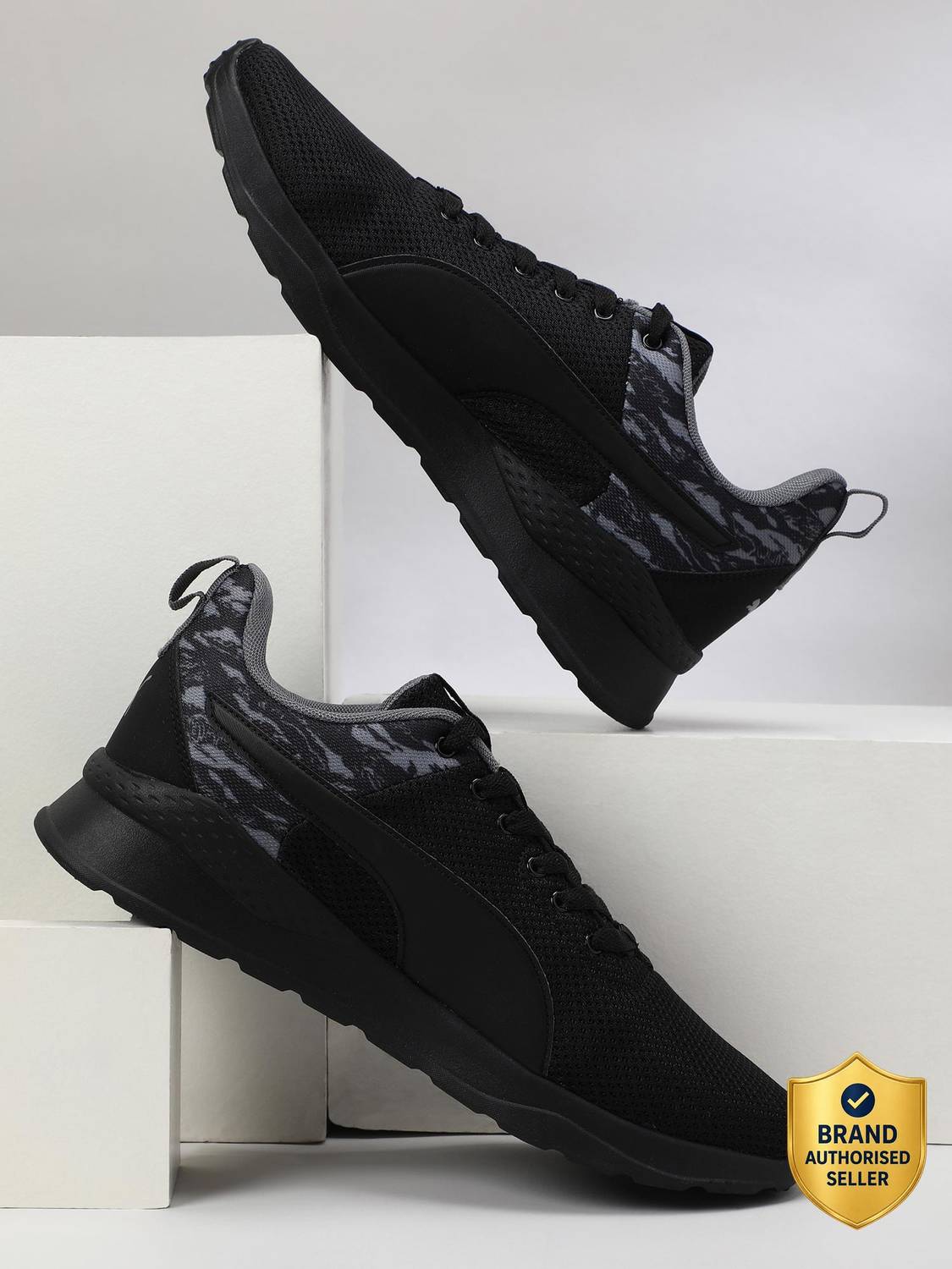PUMA Anzarun Camo Sneakers for Men - Black