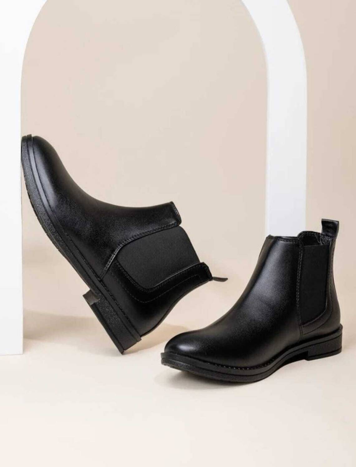 Ivaan Men Chelsea Slip-On Boots - Image 3
