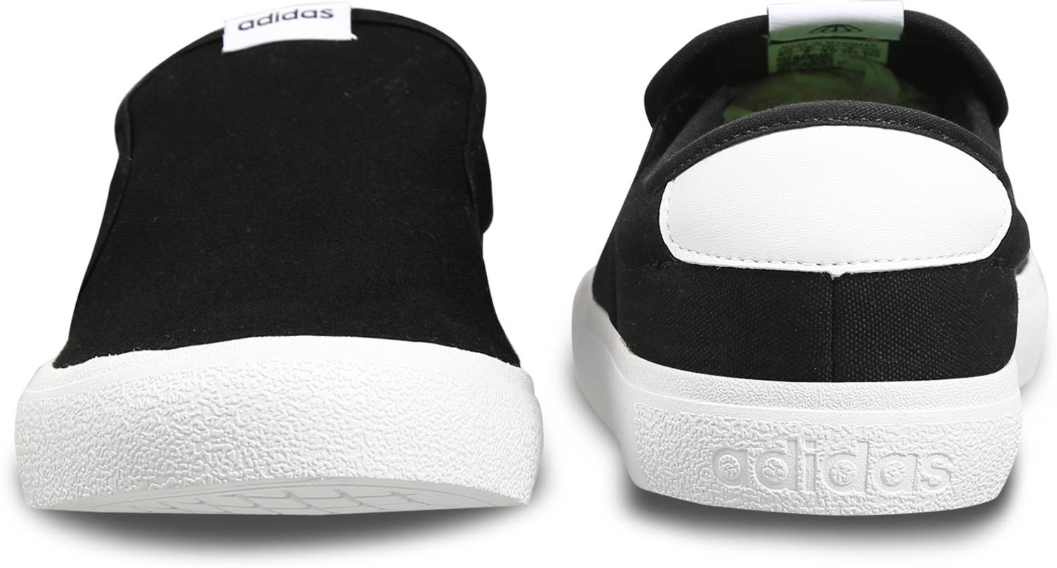 adidas gazelle silver green womens adidas 3MC Slip-On x Disney Goofy Shoes FV9910
