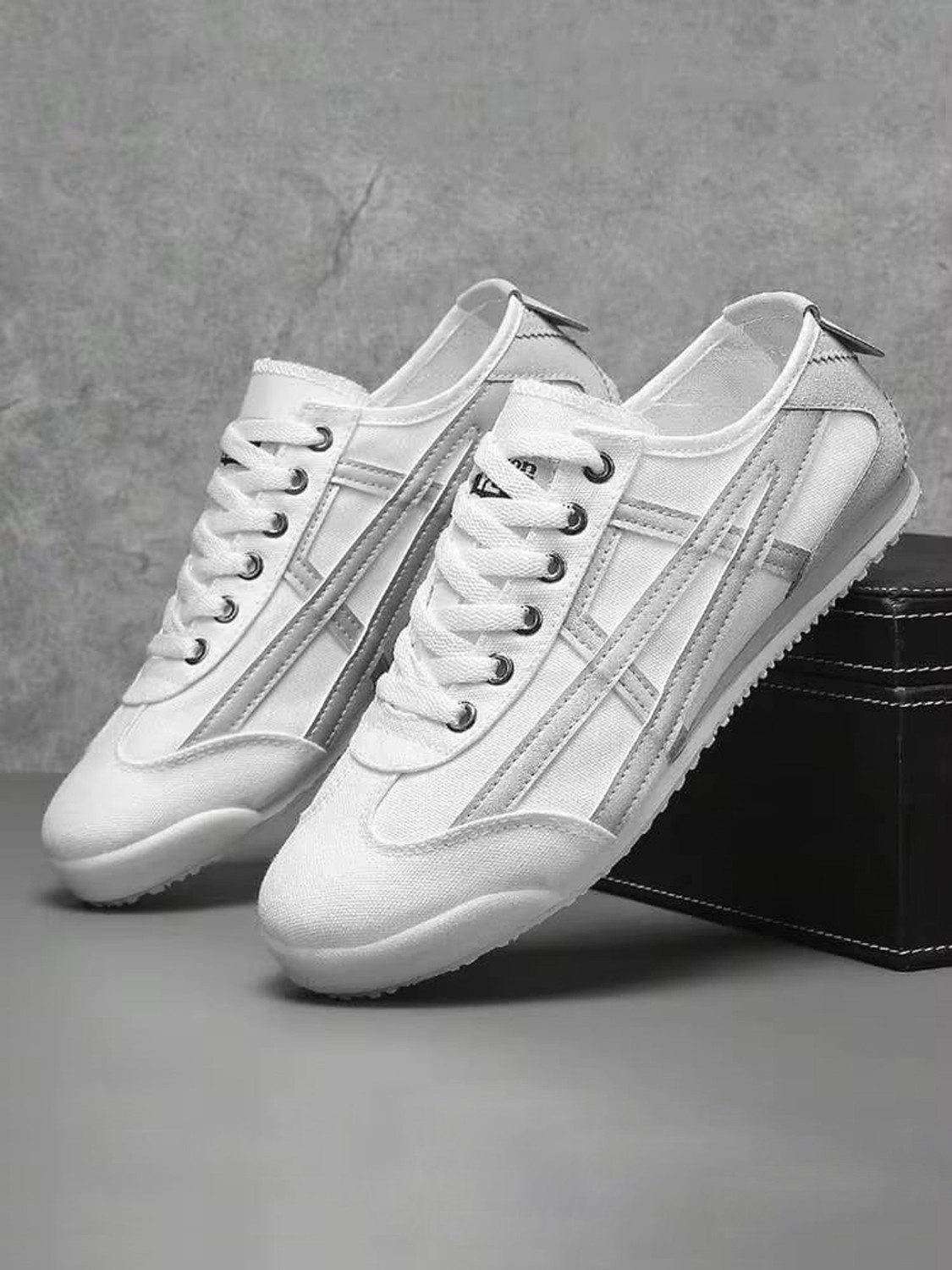 Image of Layasa Unique Color Sneaker Sneakers For Men