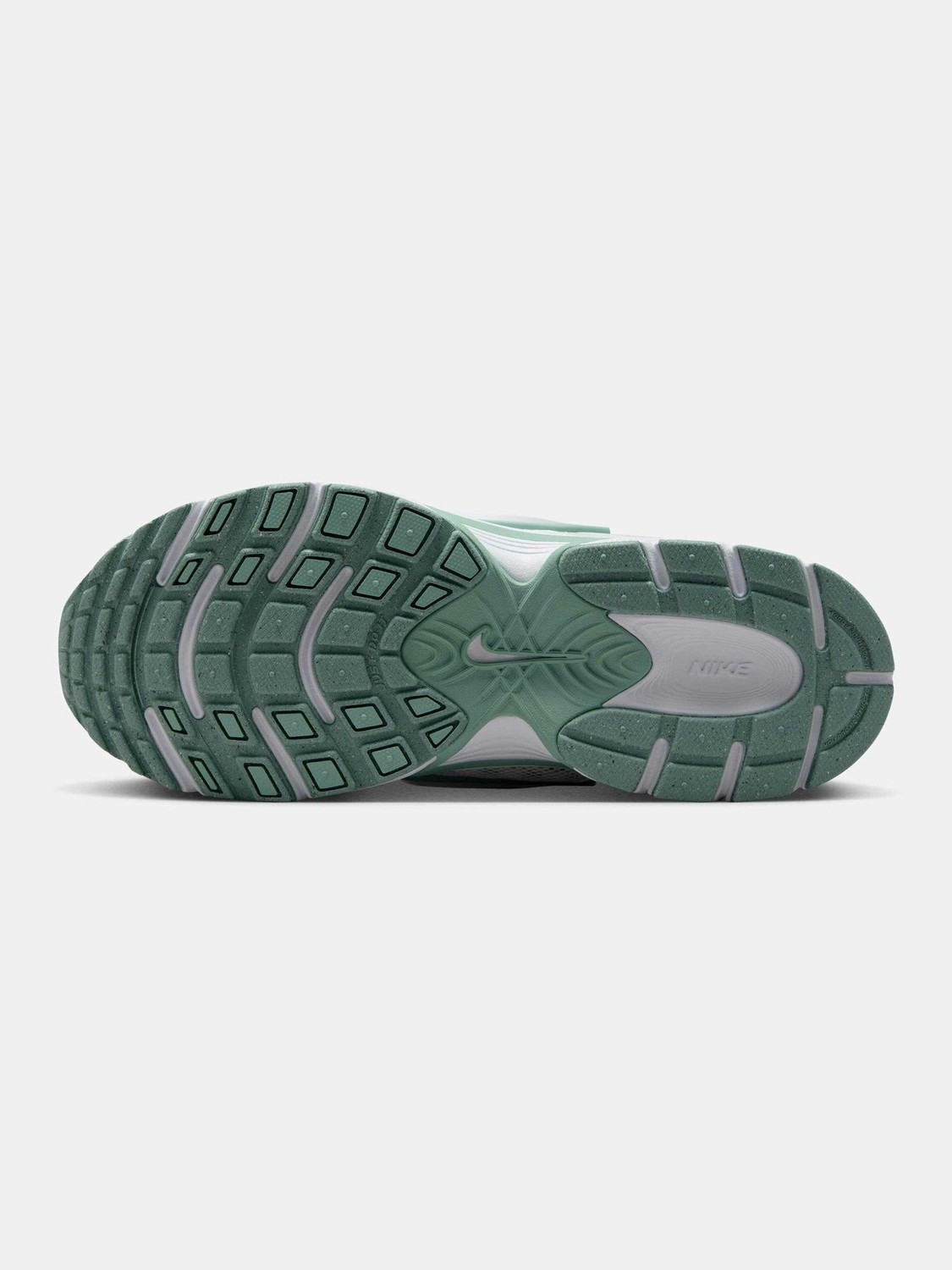 Image of NIKE W NIKE V5 RNR Sneakers For Women