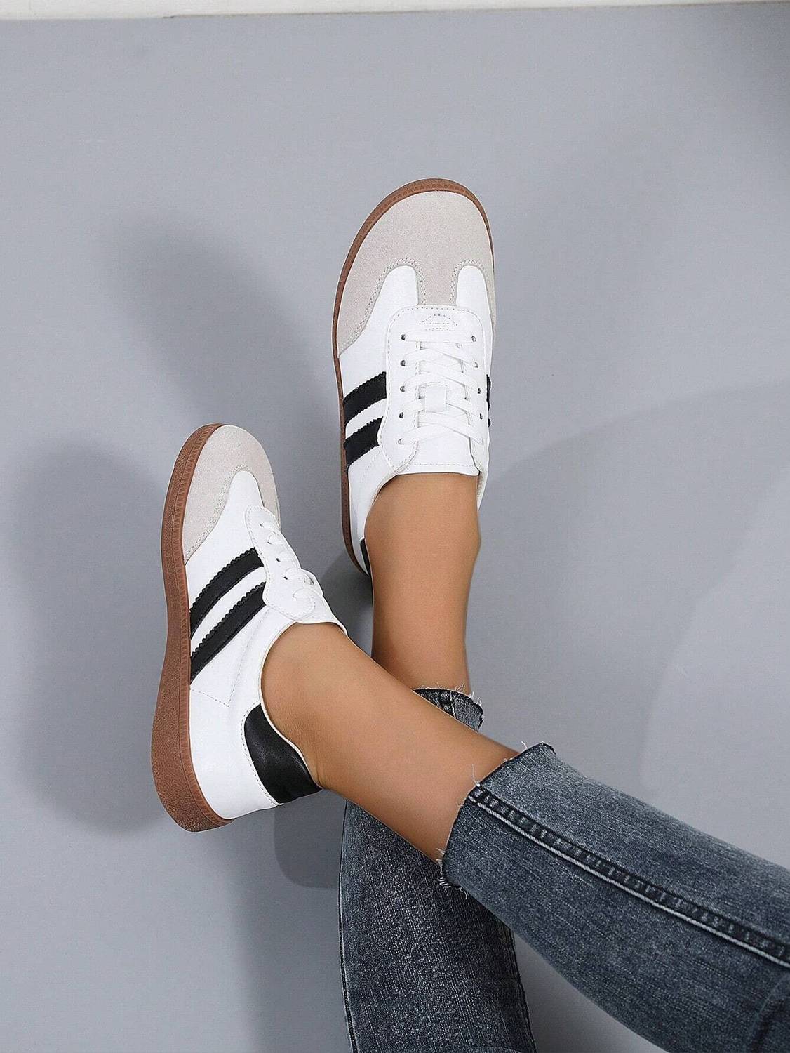 Layasa Colorblock Flat Sneakers - Image 3