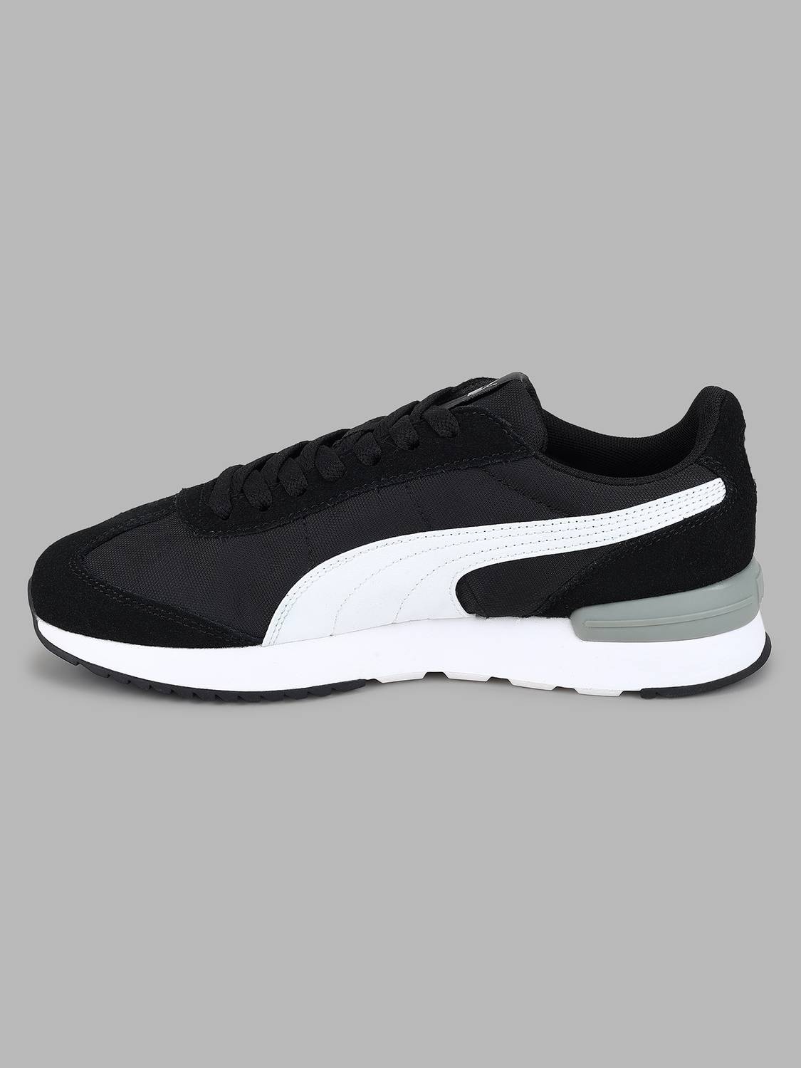 PUMA R78 Wind MU Black Sneakers For Men - Image 3