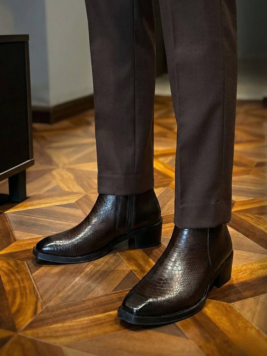 Knoos Men's Brown Boots - Image 3