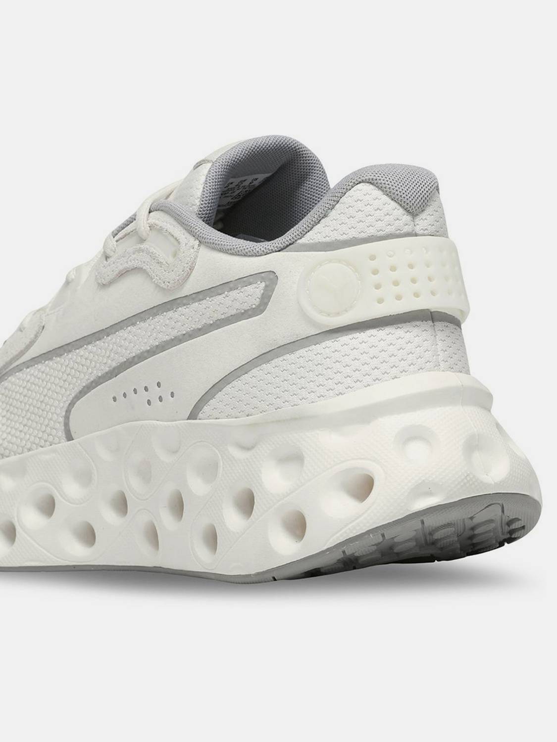 PUMA Softride Frequence White Running Shoes For Men - Image 4