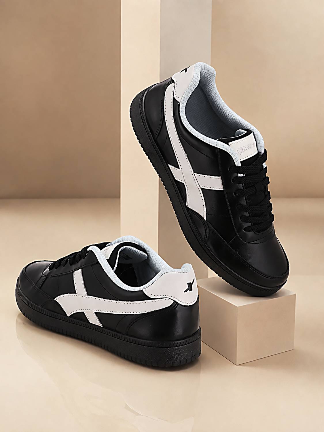 Sparx SM 9114 Black Men's Sneakers 114 g - Image 1
