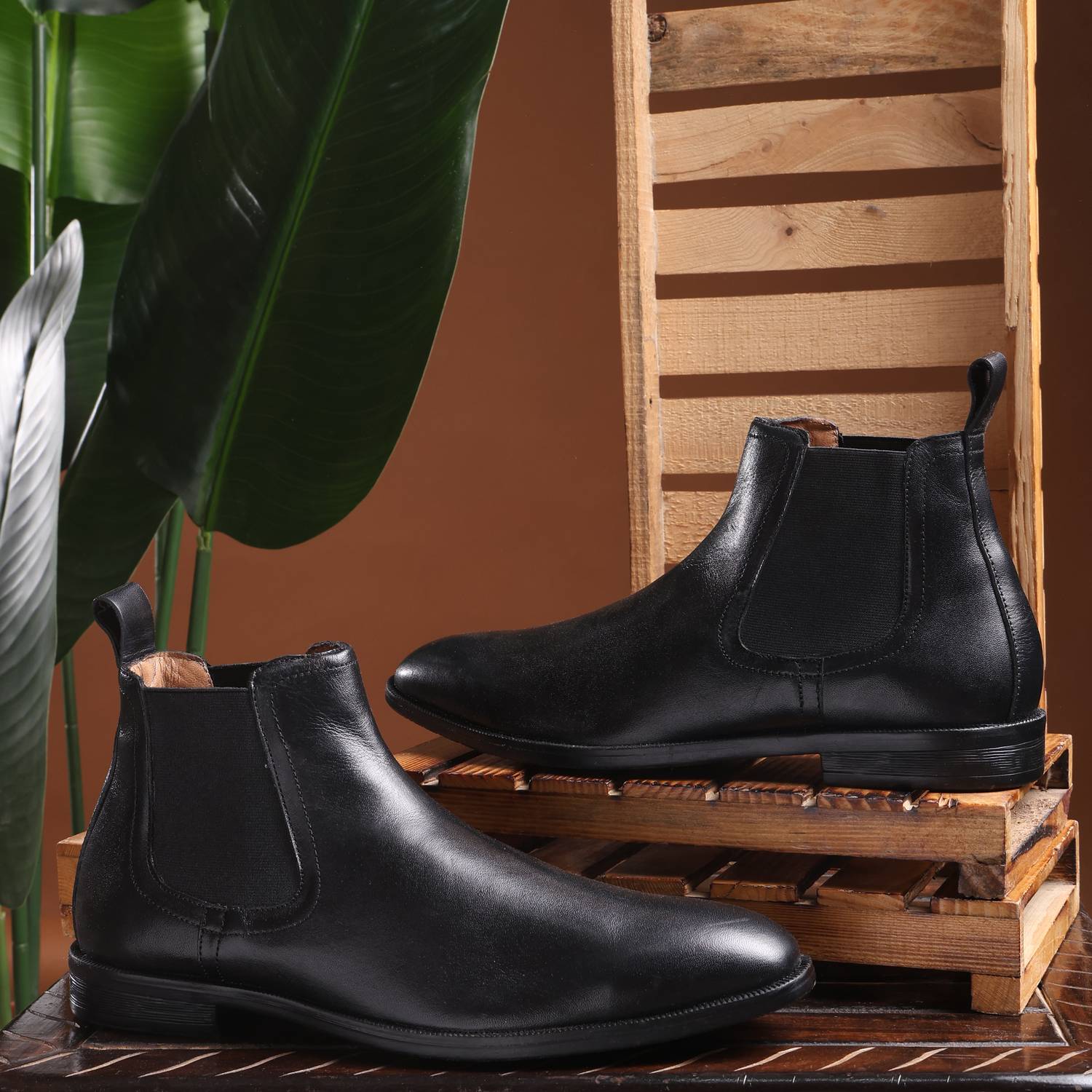 SWATHOOPS Men Black Boots - Image 2