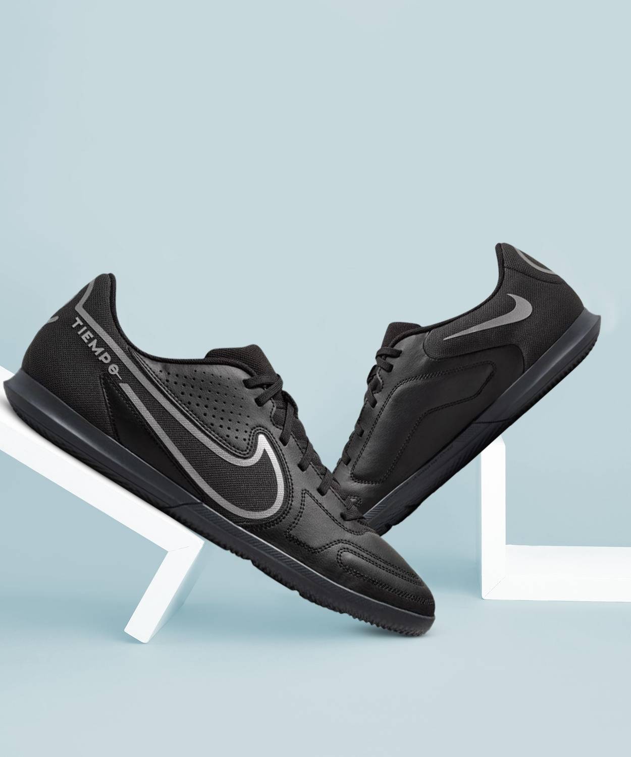 NIKE Tiempo Legend 9 Club IC Indoor/Court Soccer Shoe Football