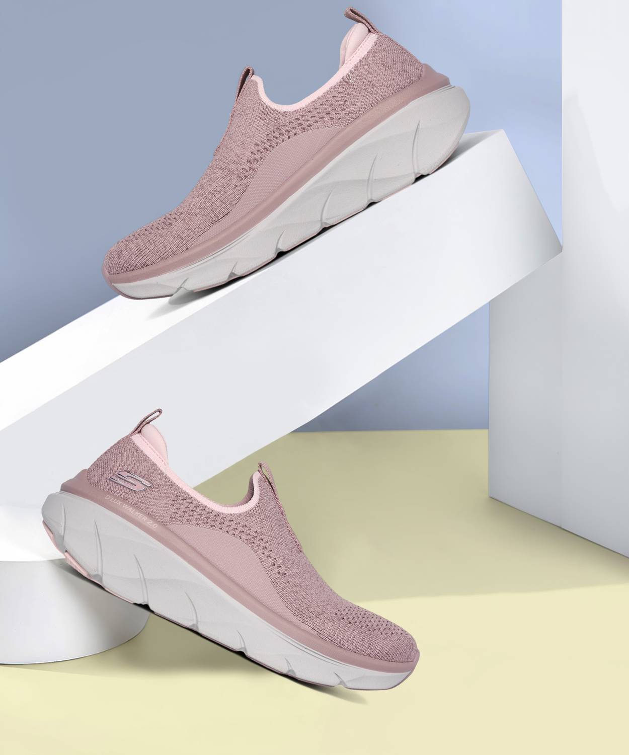 latte620　レディース　BLK S Skechers D'LUX WALKER 2.0-BOLD STATE Casuals For Women - Buy