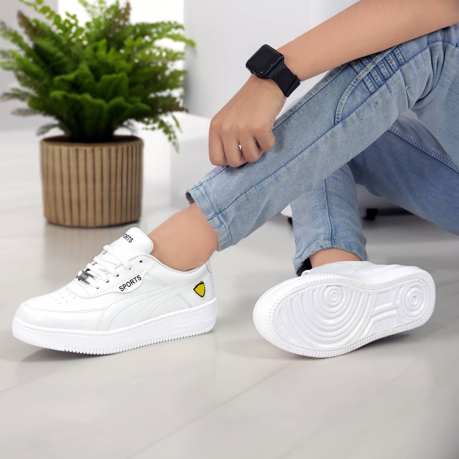 CRAETA Men's White Sneakers - Image 2