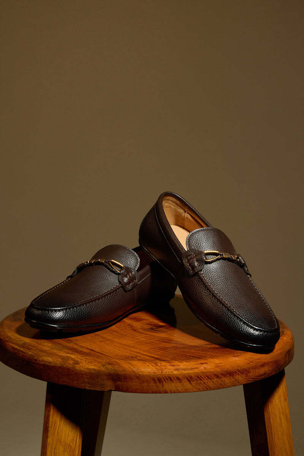 Image of Snitch Snitch Brown Textured Loafers Loafers For Men
