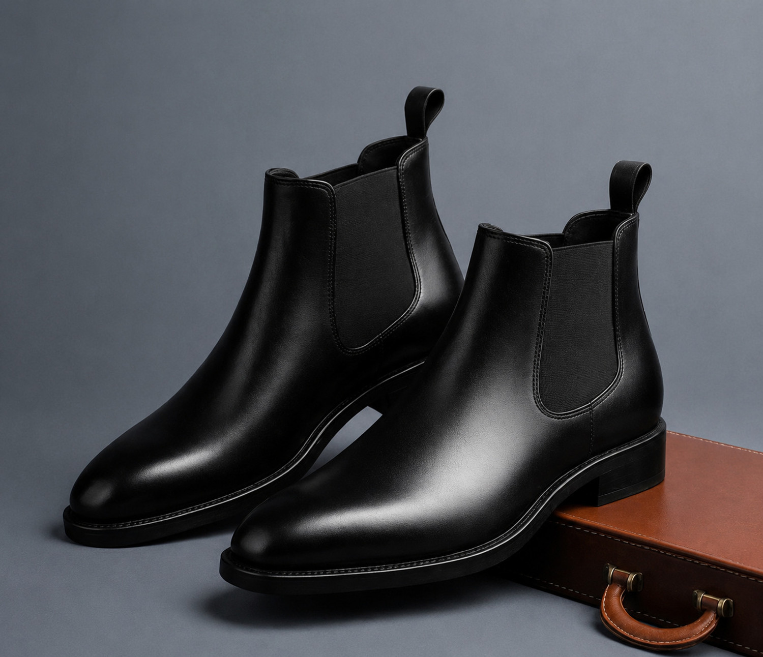 Image of BOLTVELOCITY Classic Chelsea Boots For Men