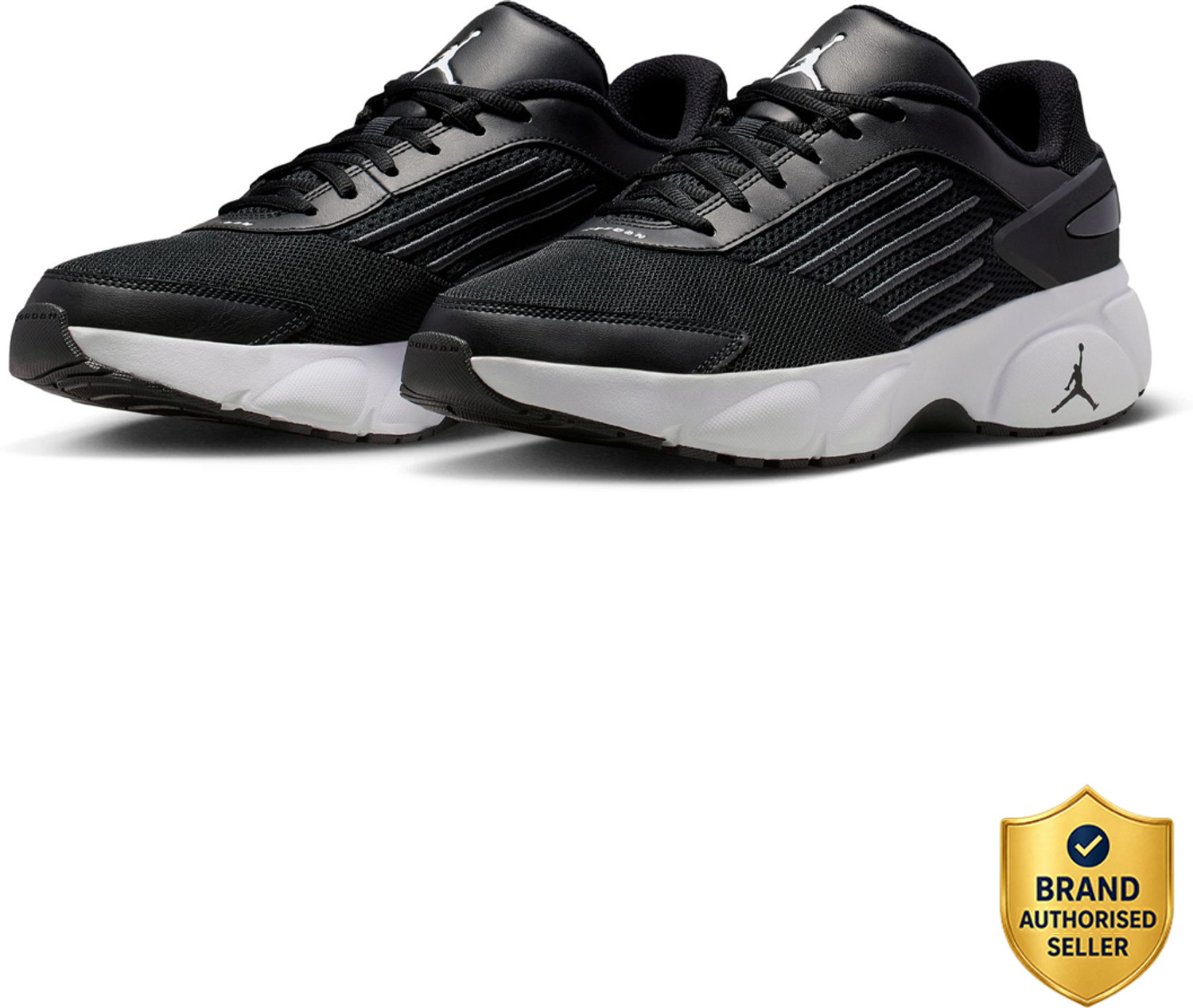 Image of NIKE Jordan Trunner Flow Sneakers For Men