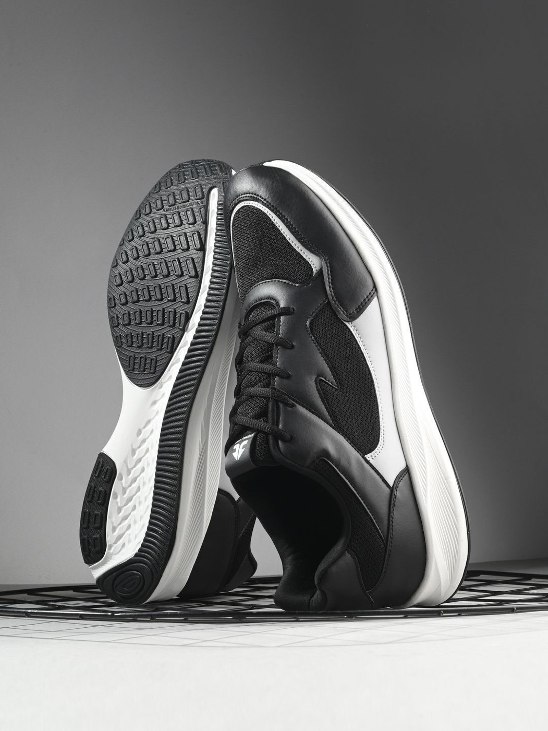 Image of OFF LIMITS ROGER B&T Running Shoes For Men
