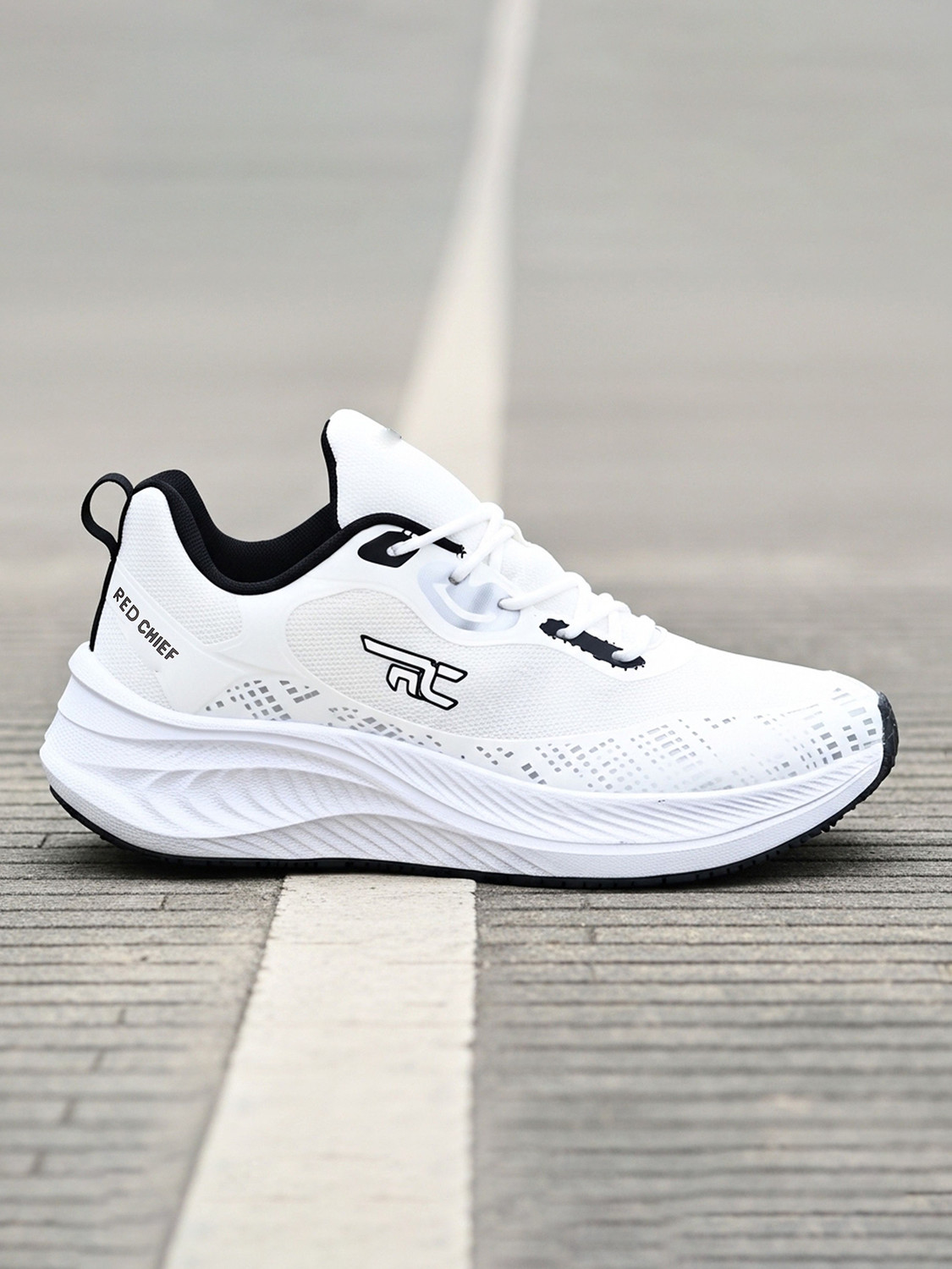Image of RED CHIEF SonicPulse Running Shoes For Men (White, 7)