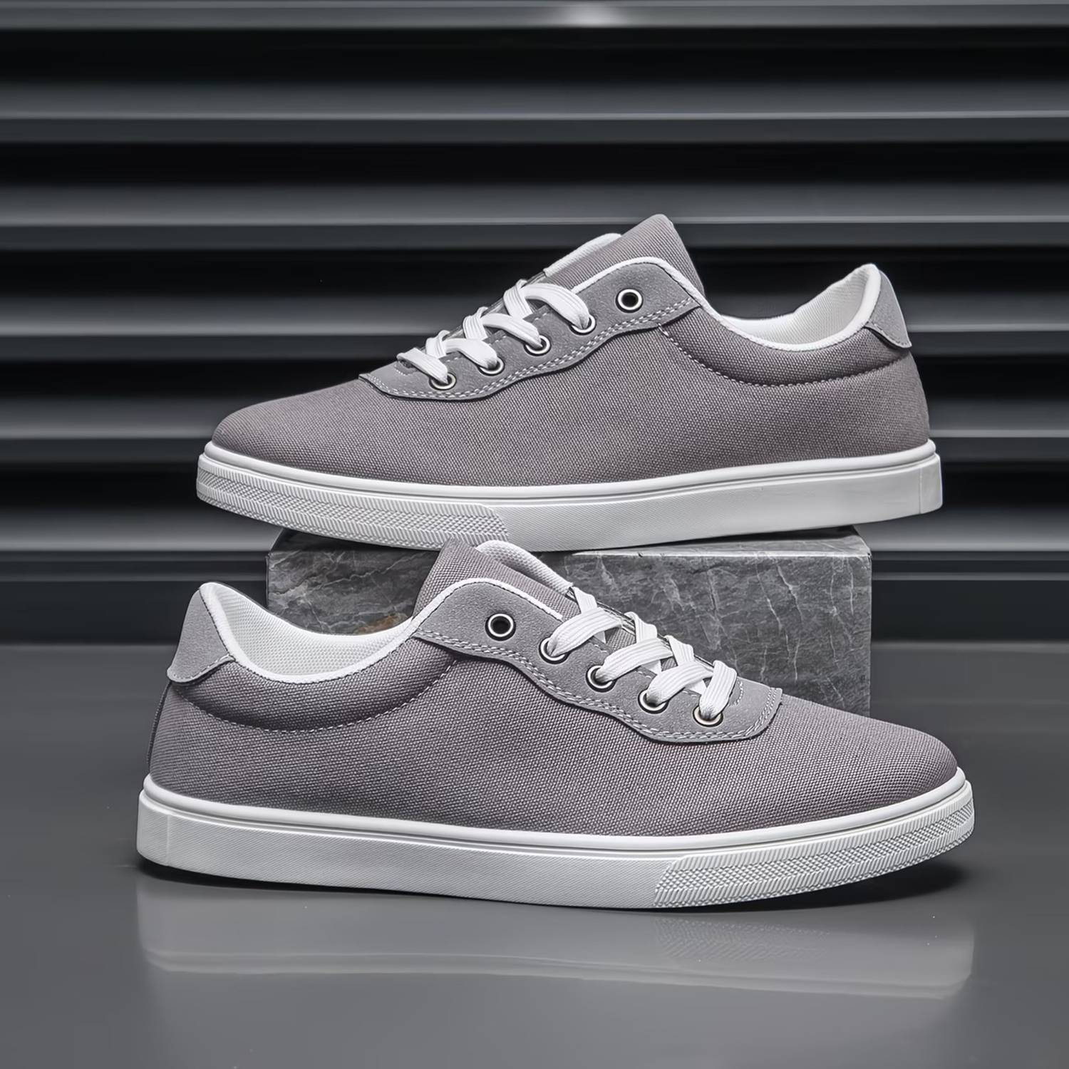 ROASTER Men's Lightweight Canvas Sneakers - Image 4