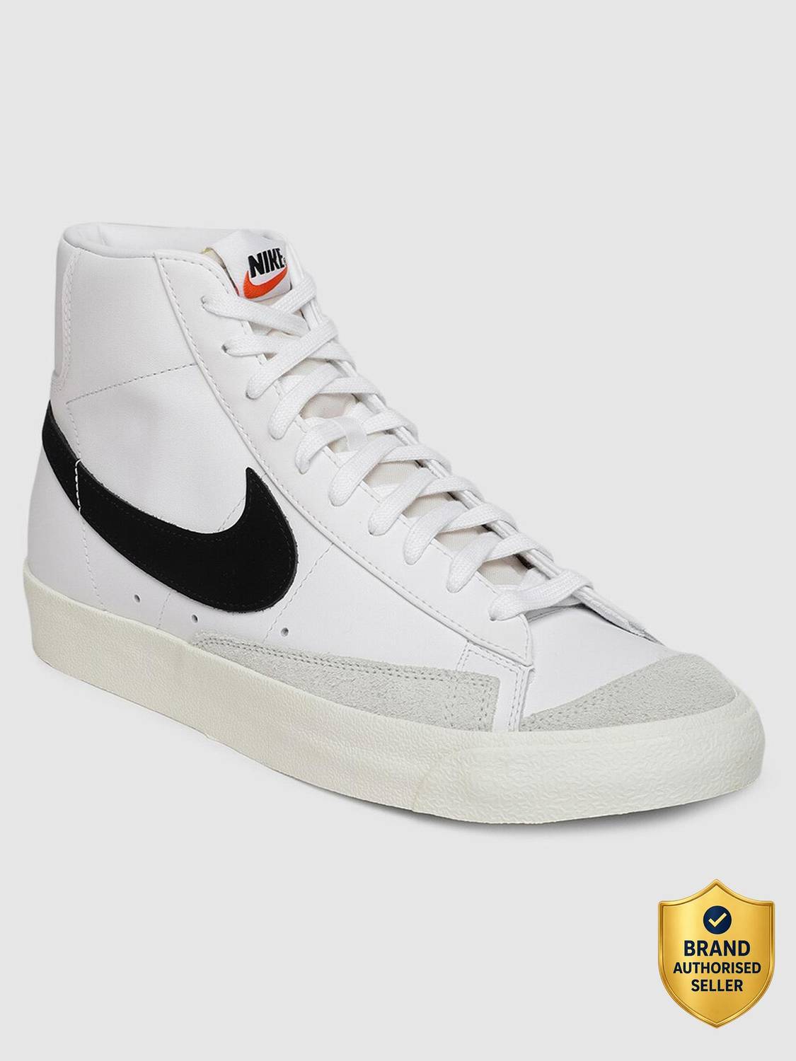 NIKE Blazer Mid '77 VNTG Sneakers (White)