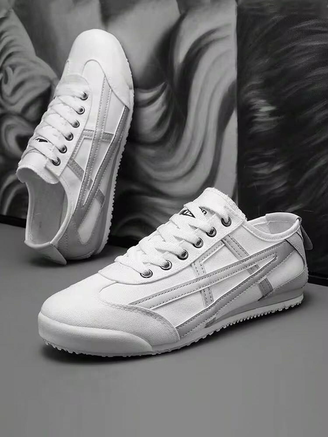 Image of Layasa Unique Color Sneaker Sneakers For Men