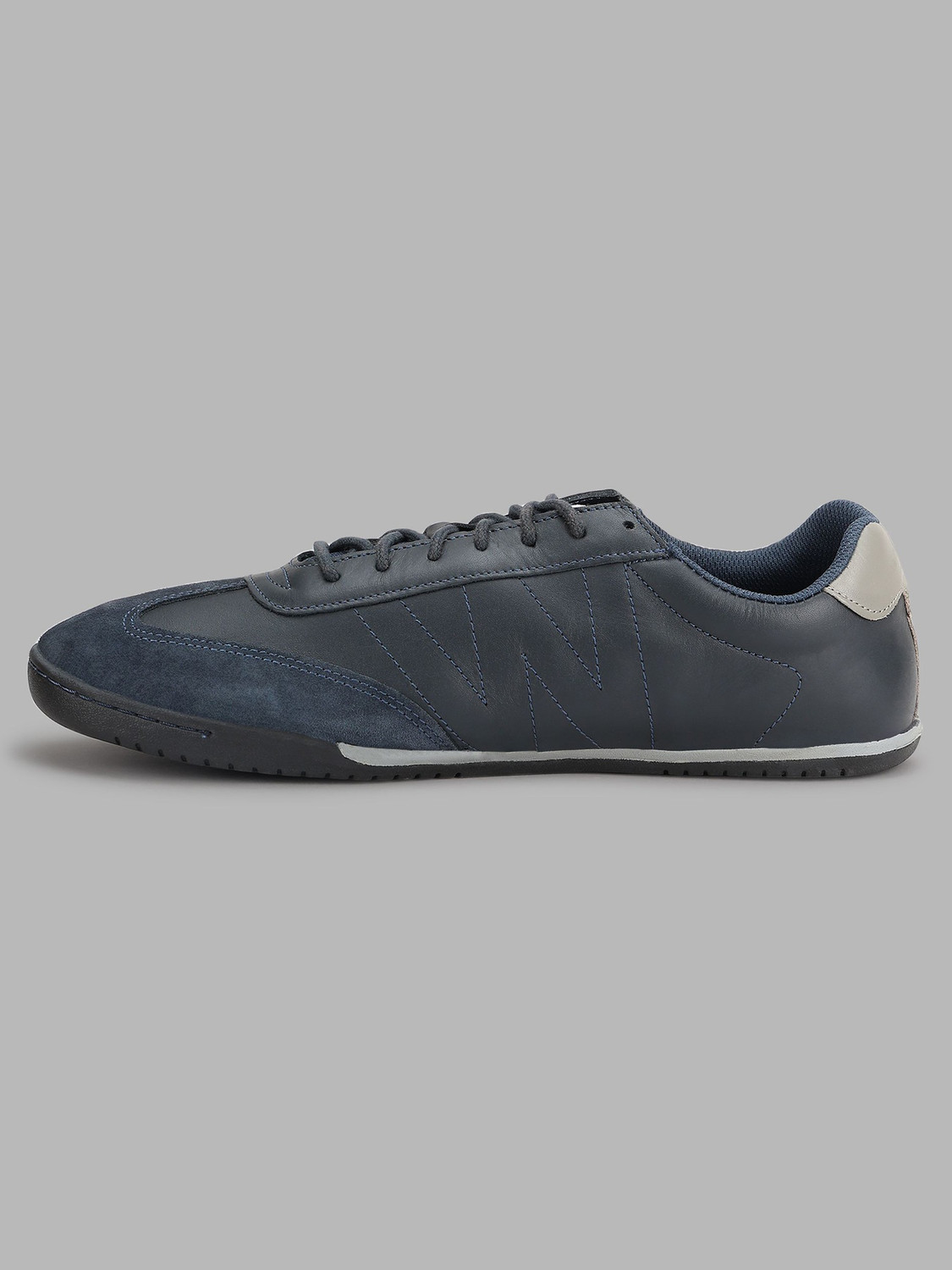 Image of REEBOK JETBLAST HAWK Sneakers For Men