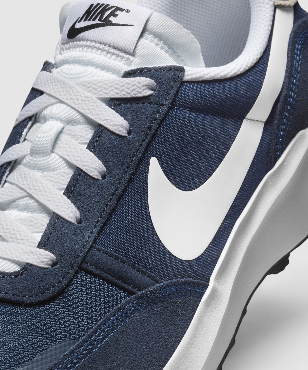 Image of NIKE WAFFLE NAV Sneakers For Men
