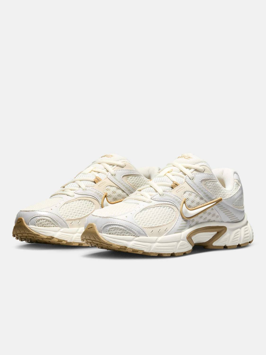 NIKE V5 RNR Sneakers for Women - White