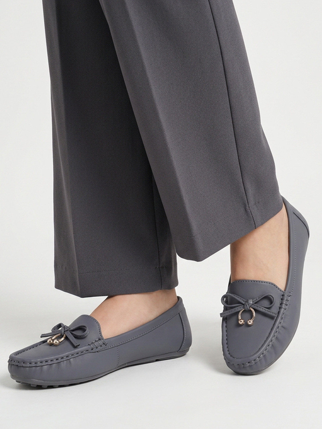 Image of CATBIRD Casual Slip On Loafers with Bow Detail & Decorative Ring Loafers For Women