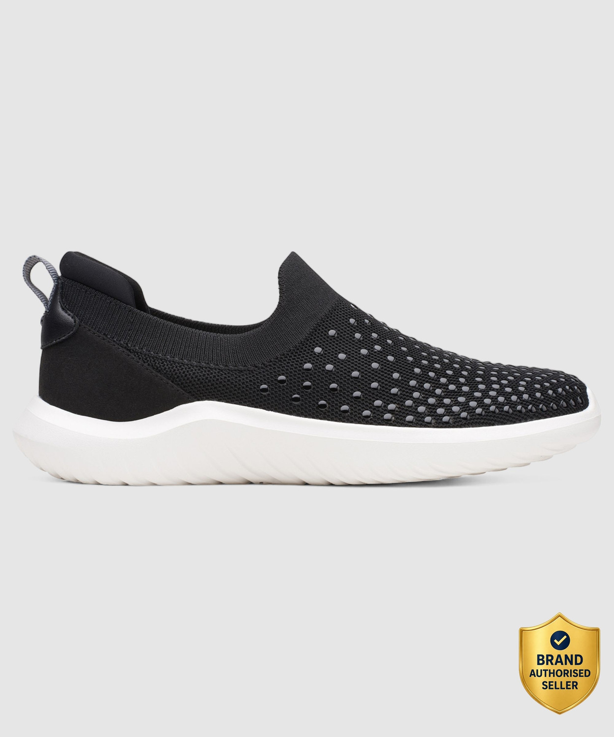 Image of CLARKS Nova Grove BLACK Walking Shoes For Women (Black, 4)