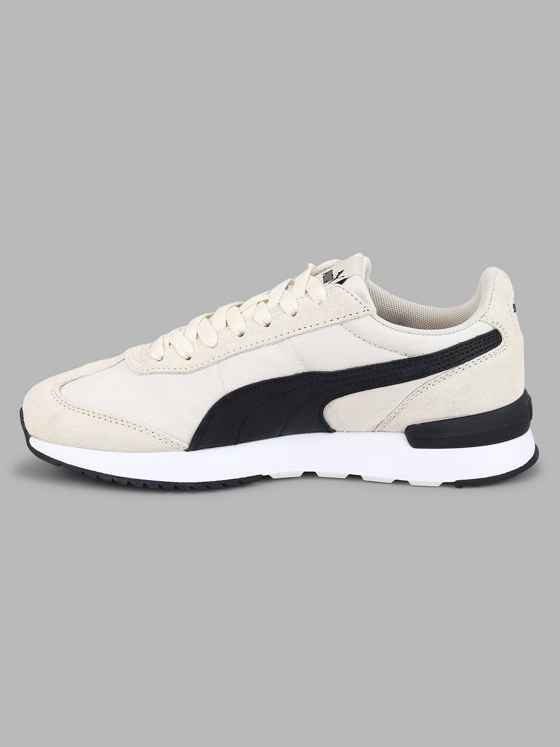 PUMA R78 Wind MU White Sneakers For Men - Image 3