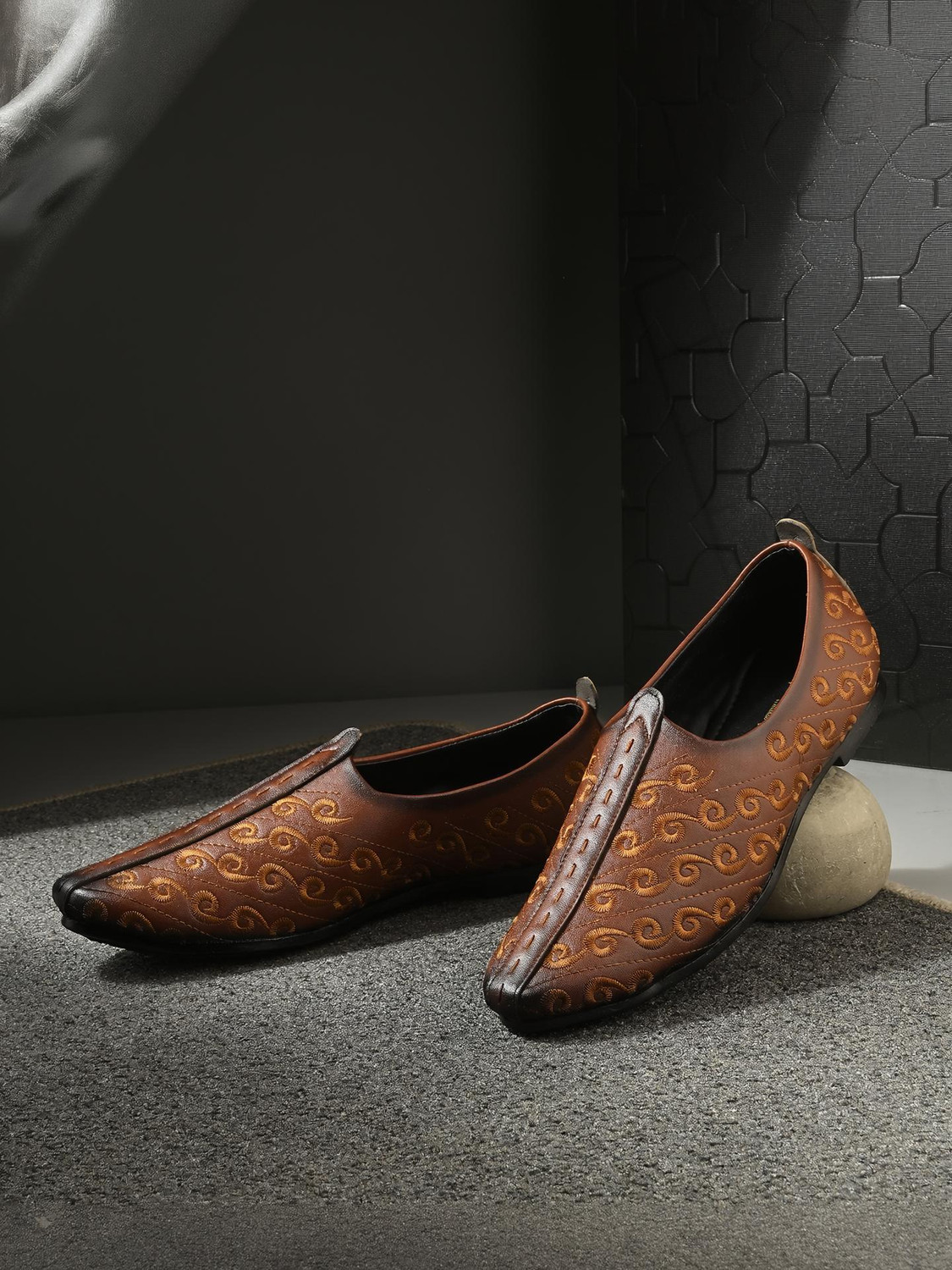 Image of Vellinto Vellinto RIWAAJ Ethnics Jutti /Mojari /Naagra For Men Casuals For Men