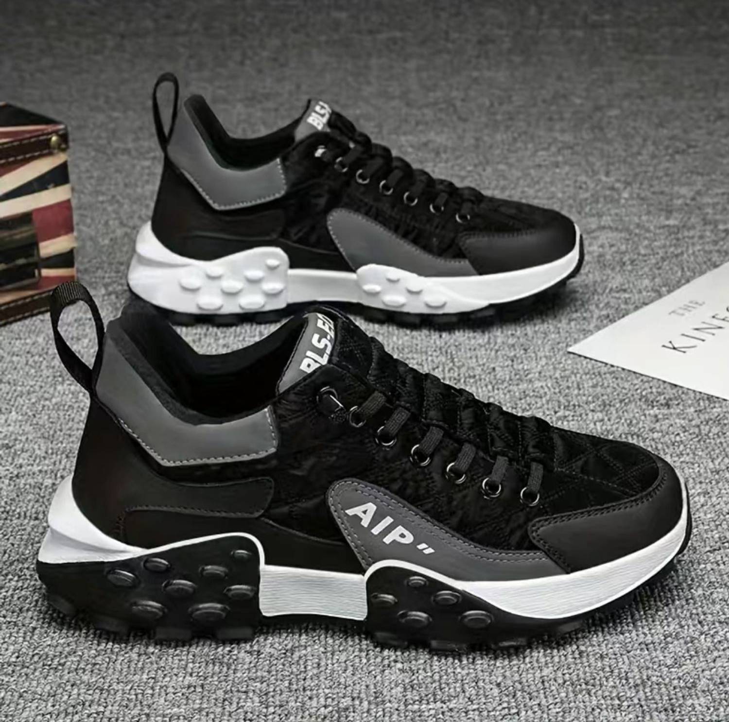 Robbie jones Men’s Street-Style Casual Sneakers Sneakers For Men
