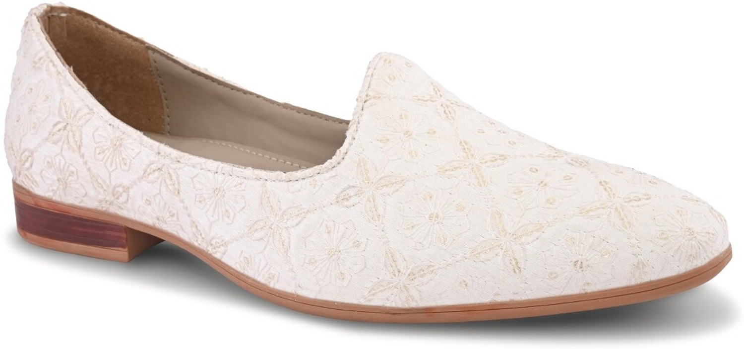 Image of House of Pataudi Floral Design White Nagra Slipon Mojari | Embroidered| Wedding, Ethnic wear Loafers For Men