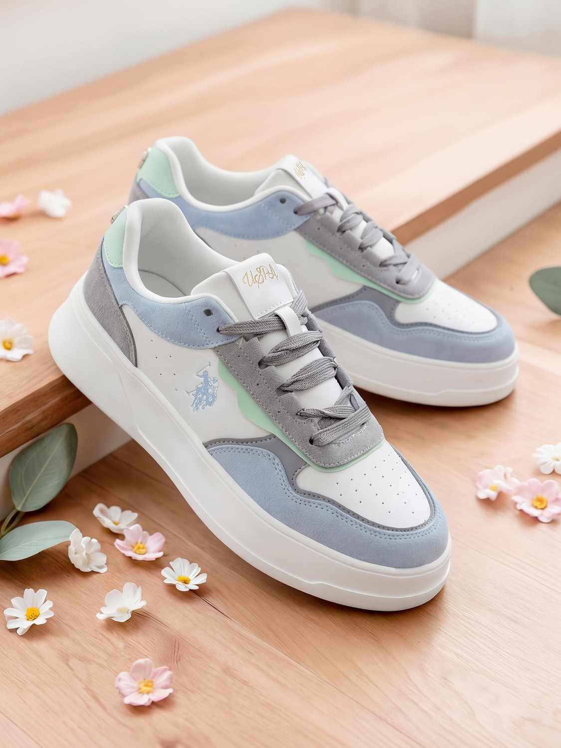 Image of U.S. POLO ASSN. Aluna Colourblocked Shoes Sneakers For Women (White, 5)