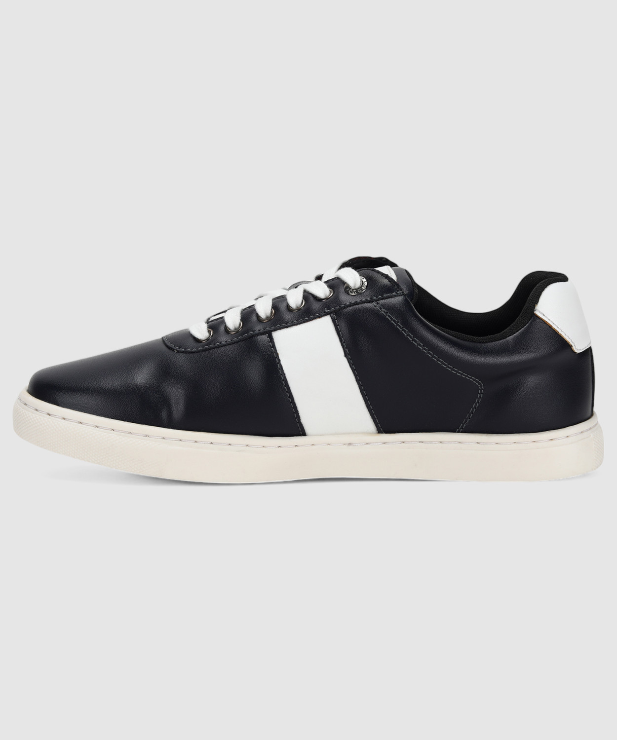 Image of LEVI'S Men's Color-blocked Sneakers Sneakers For Men