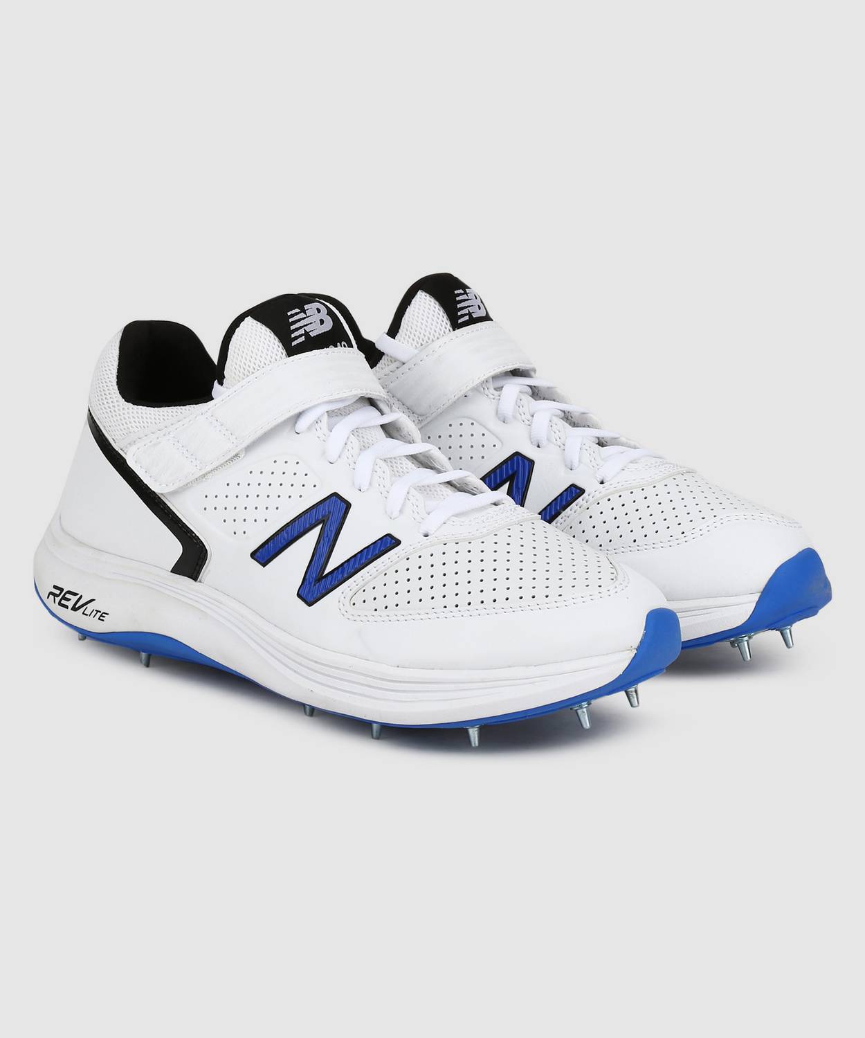 New Balance 4040 Men's White Cricket Shoes - Image 1