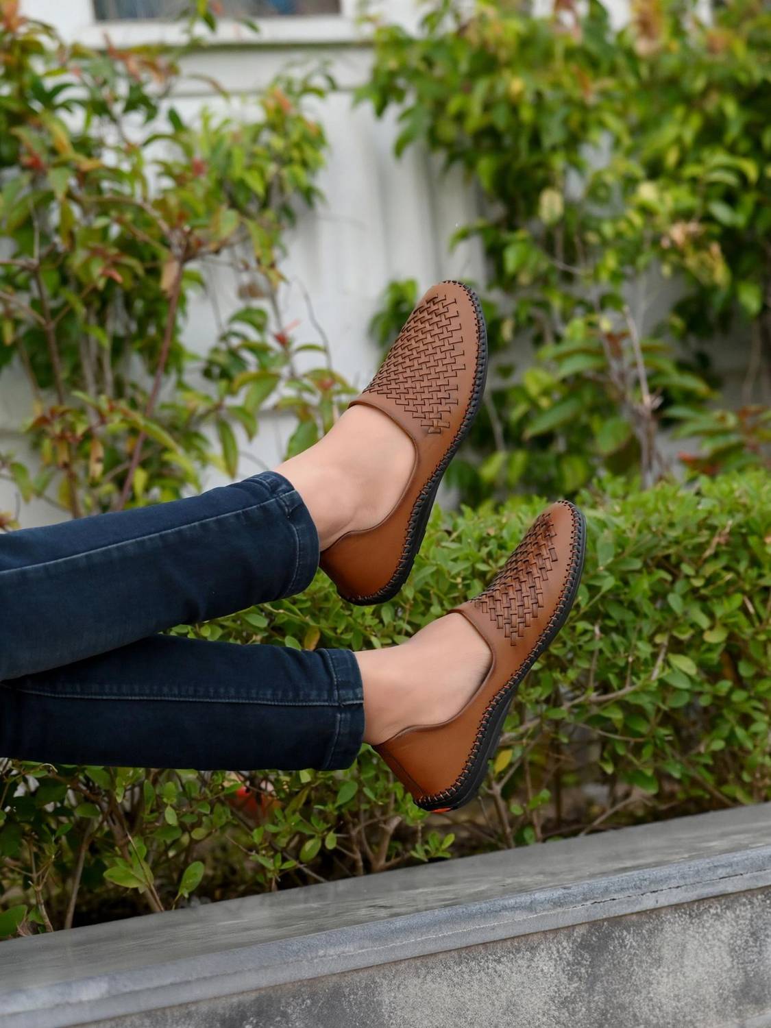 Alvery Style and Comfort: All-in-One Solution with Lightweight Weave Loafer & Moccasin Mojaris For Men