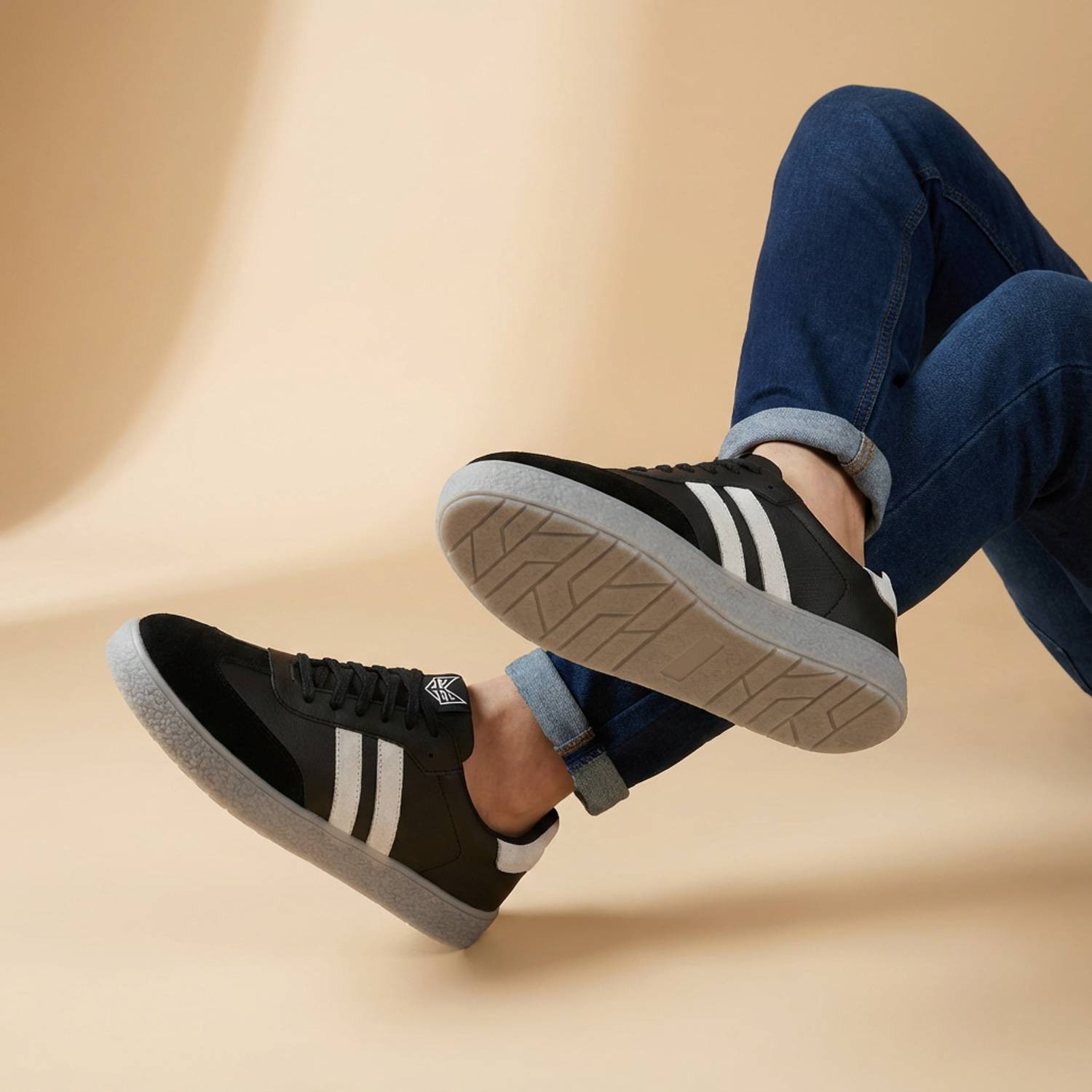 BIG FOX Men's Black Lace-Up Sneakers - Image 4