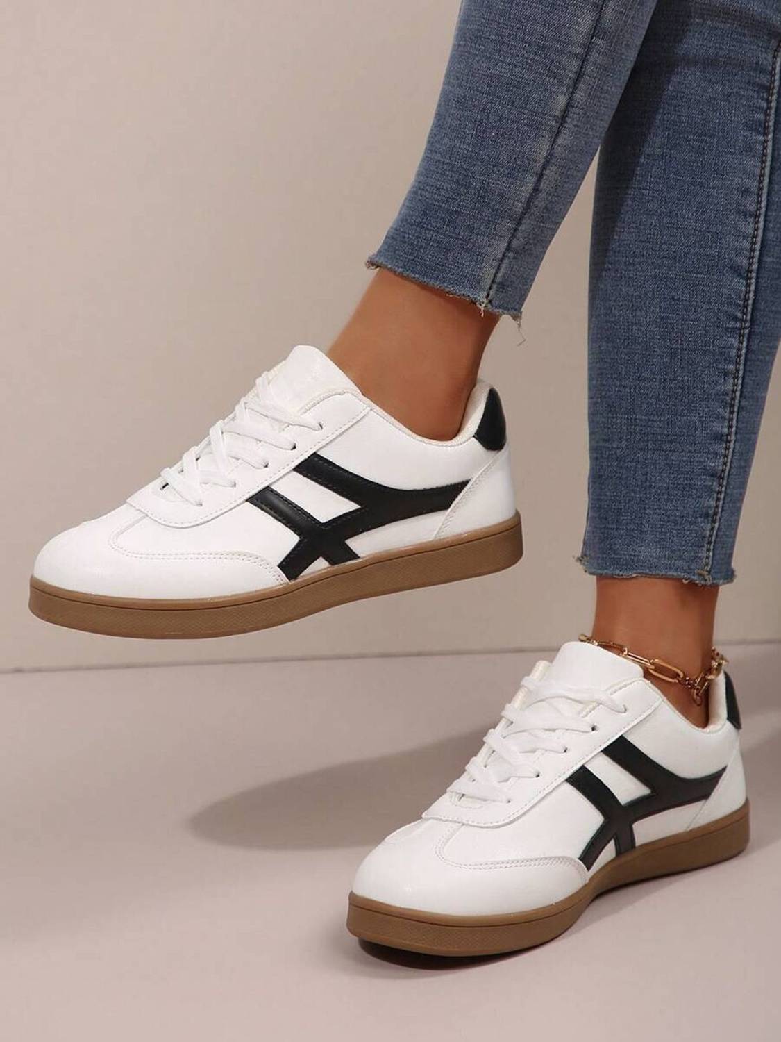 Layasa Colorblock Flat with Ultra Soft Cushion Shoes for Women - Image 2