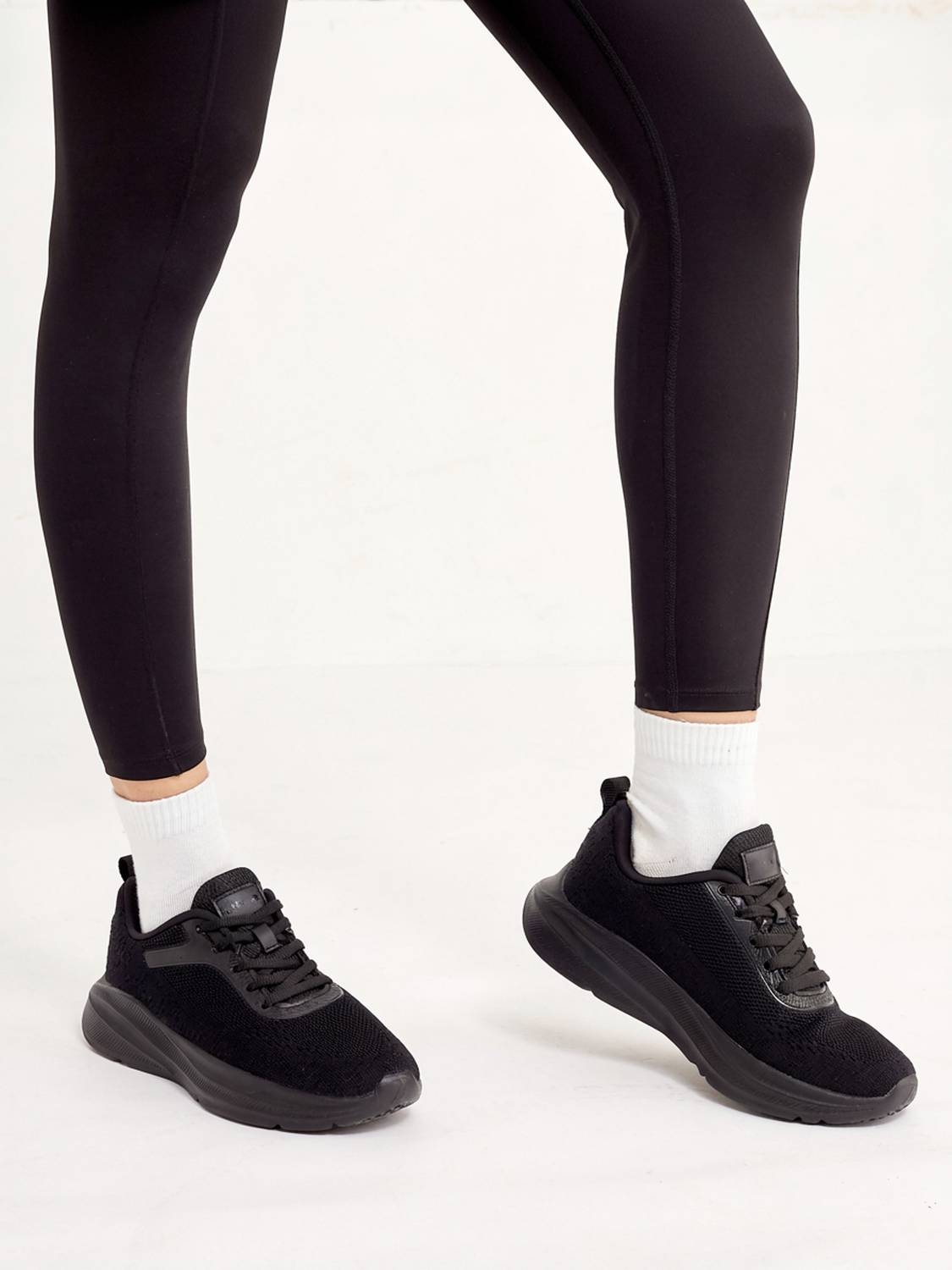 CAMPUS MAXIMUS L-1 Black Running Shoes for Women - Image 3