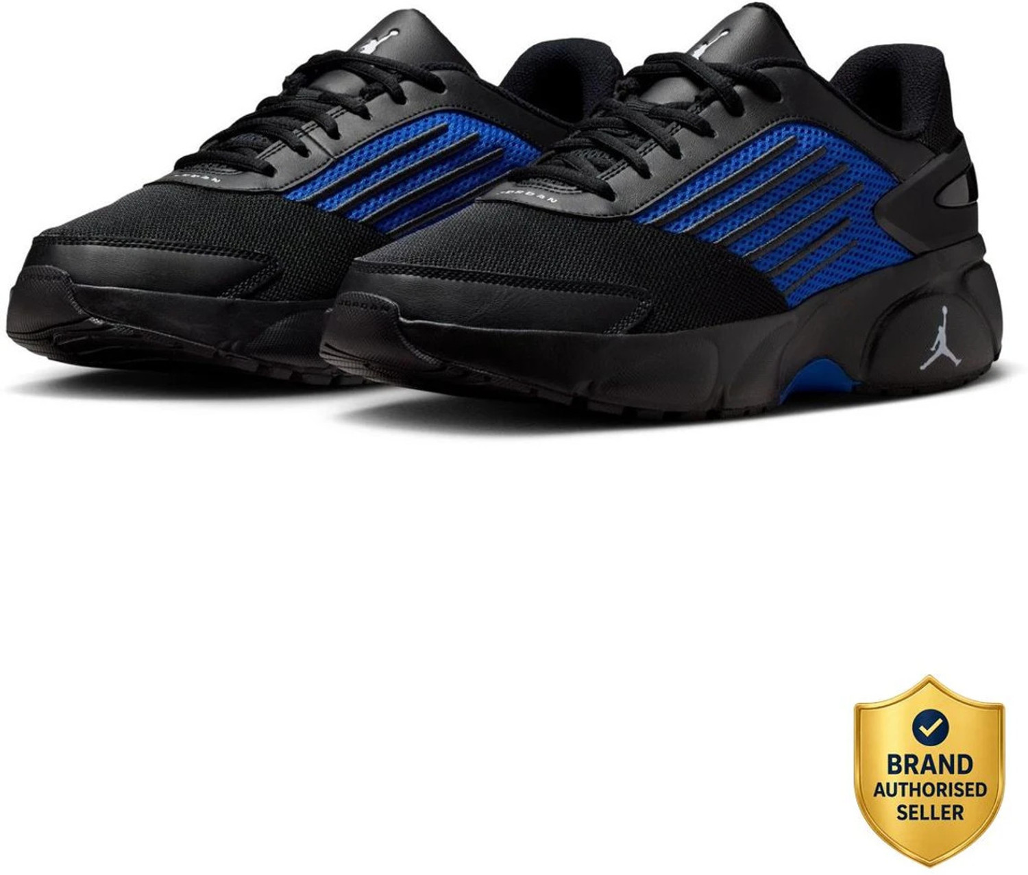 NIKE TRUNNER FLOW Sneakers For Men