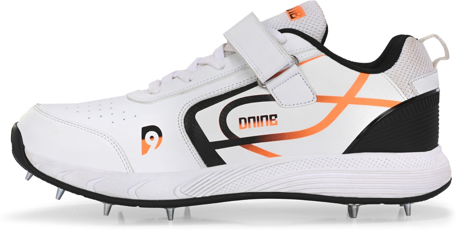 Image of Dnine CLASSIC-Bowling Spike Cricket Shoes For Men