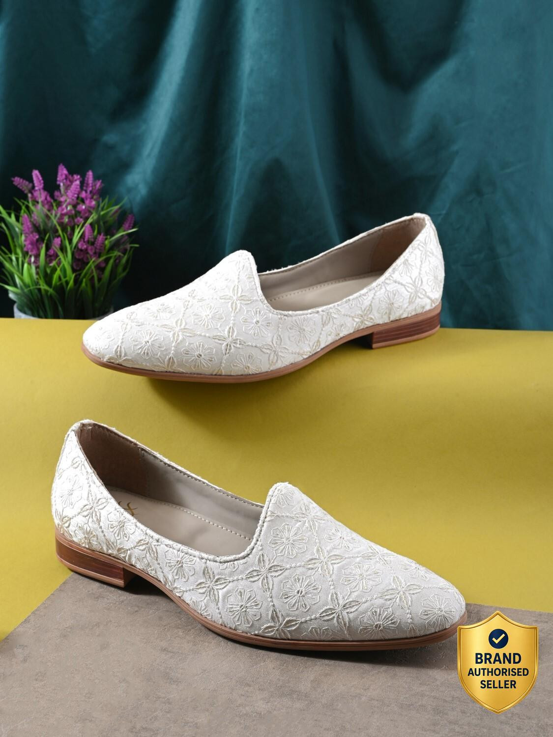 Image of House of Pataudi Floral Design White Nagra Slipon Mojari | Embroidered| Wedding, Ethnic wear Loafers For Men