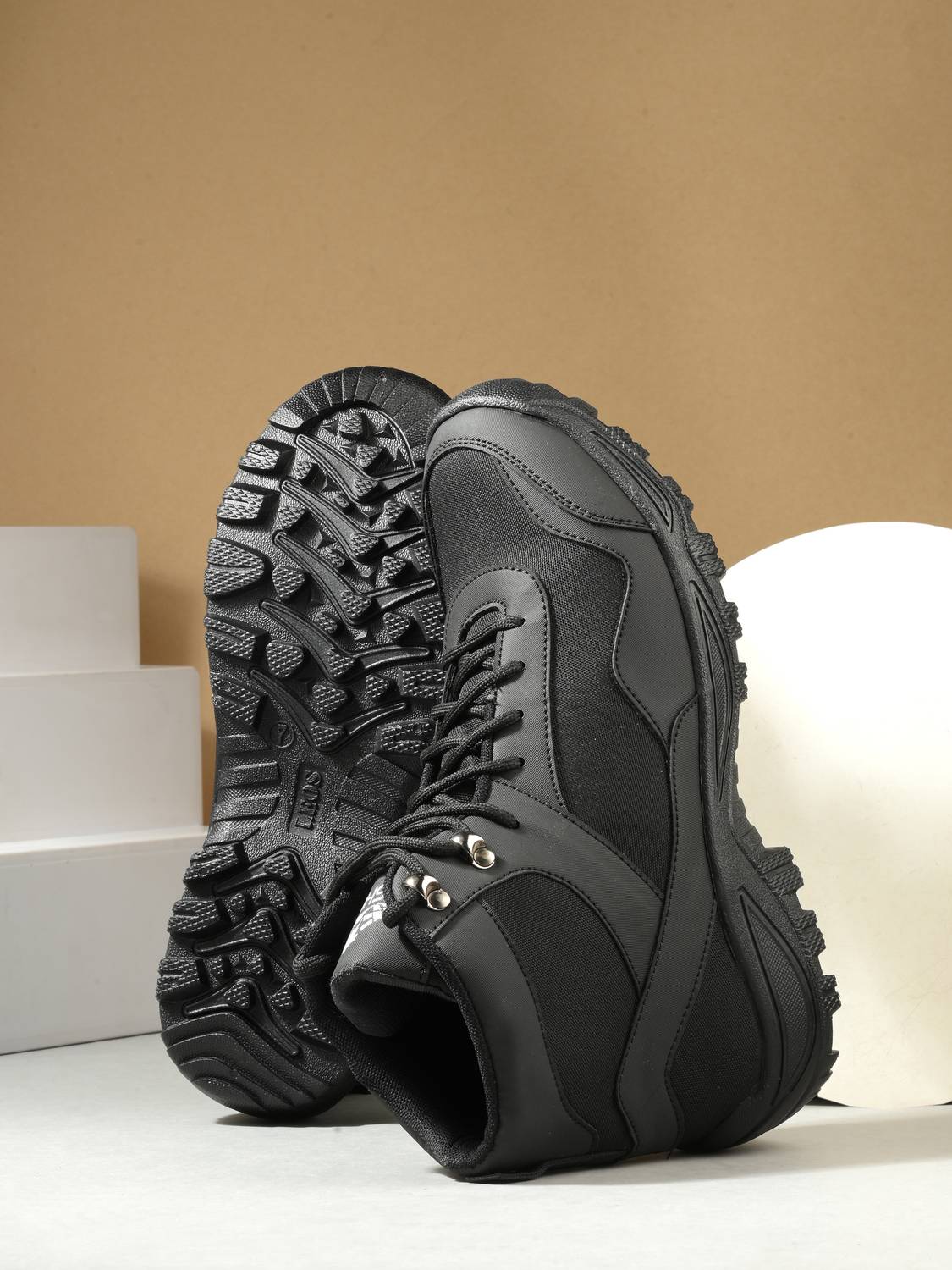 Leo's Fitness shoes Waterproof Outdoor Ankle Boots - Image 1