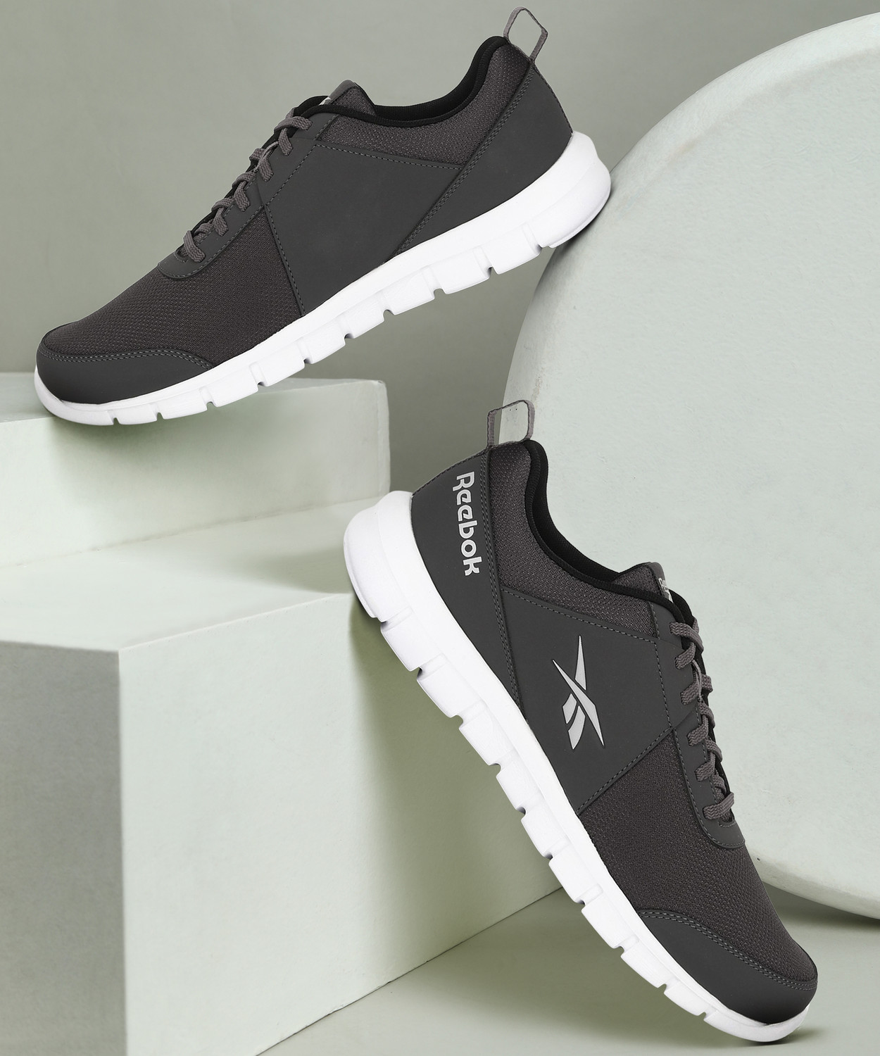 Image of REEBOK TRAVELLAR LP Running Shoes For Men